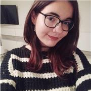 He impartido clases particulares de economía anteriormente. Llevo cursando dicha asignatura y pronto estudiaré ADE.